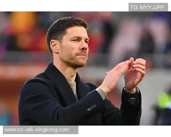 皇马球员对阿隆索的批评声浪加剧高层态度引发关注