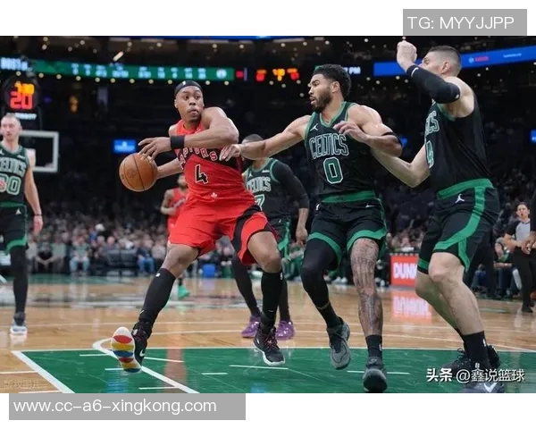 塔图姆赛后与杜克学弟弗拉格亲切交流后者表现惊艳砍下36分9篮板6助攻